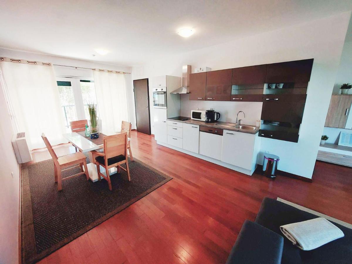 Queen Beach Apartments Nin Zewnętrze zdjęcie