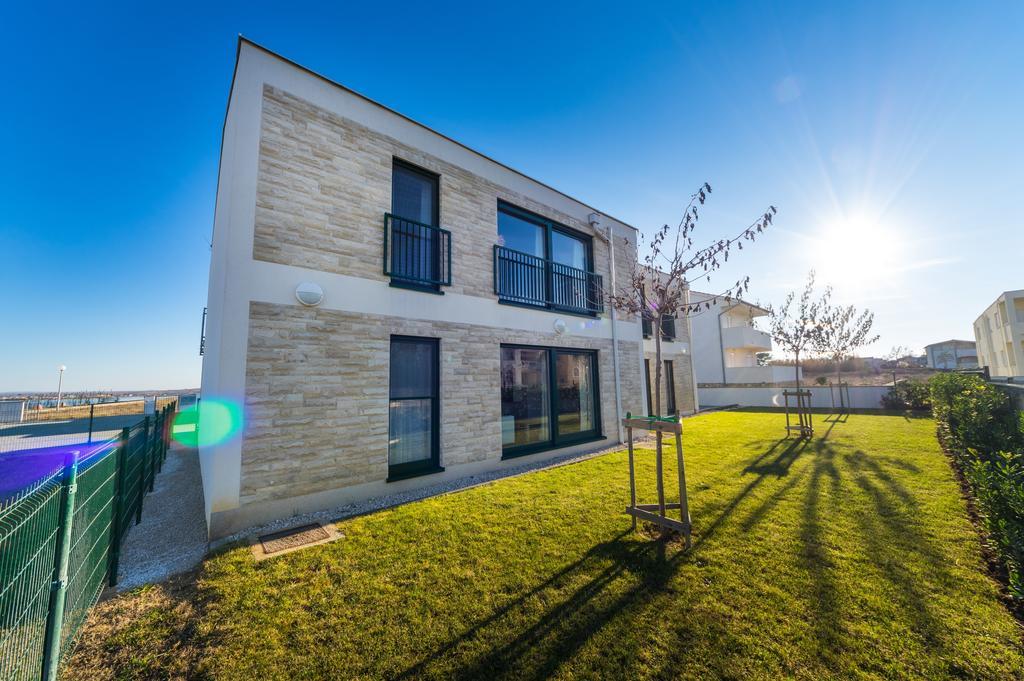 Queen Beach Apartments Nin Zewnętrze zdjęcie