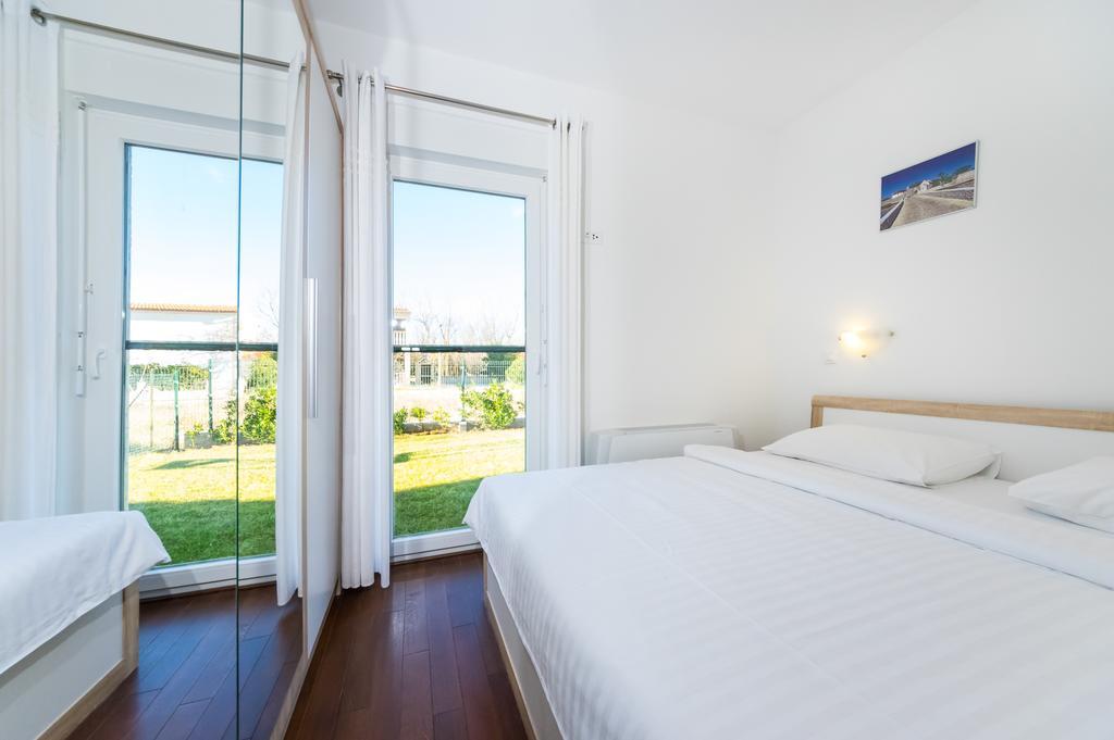Queen Beach Apartments Nin Zewnętrze zdjęcie